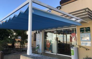 Instalación de toldos verticales en Tamarit