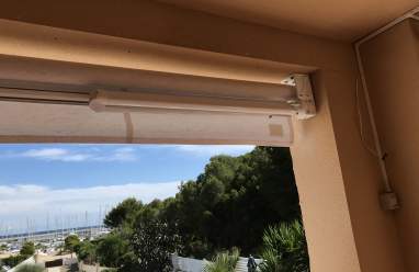 Roda de Barà con pérgolas a medida